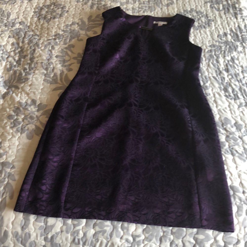 Sleeveless fitted dress